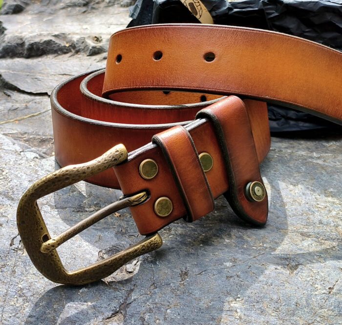 Ремень из натуральной кожи авторской ручной работы «Песочный берег» — изображение 3
