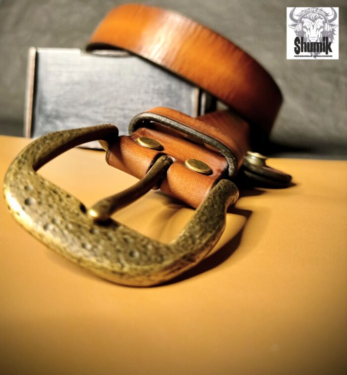 Ремень из натуральной кожи авторской ручной работы «Песочный берег» — изображение 7