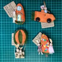 Серия текстильных брошек "Зайкины истории"