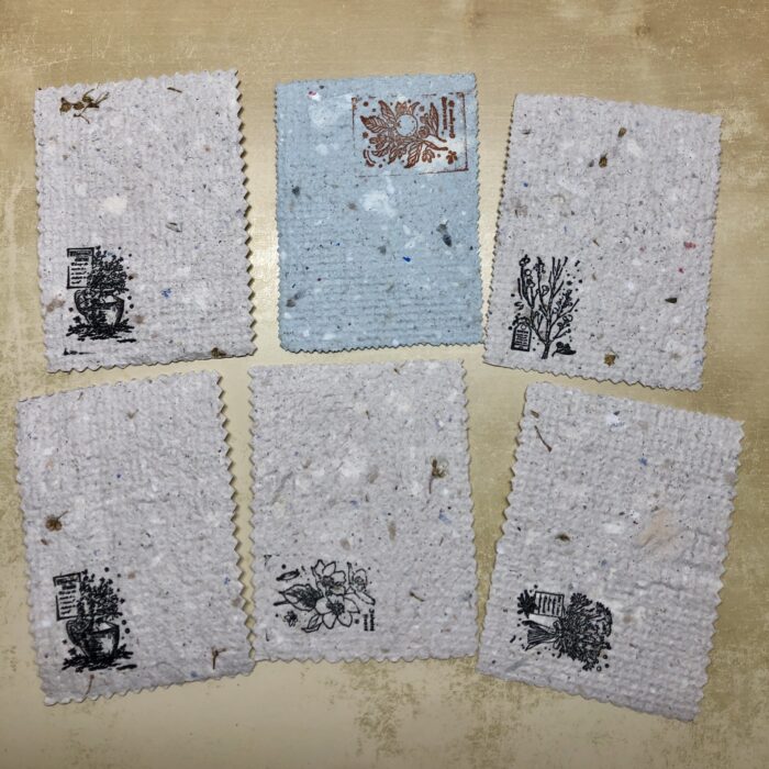 Бумага ручного литья и ее производные (открытки, визитки, карточки, бумага с сухоцветами и семенами ) — изображение 2