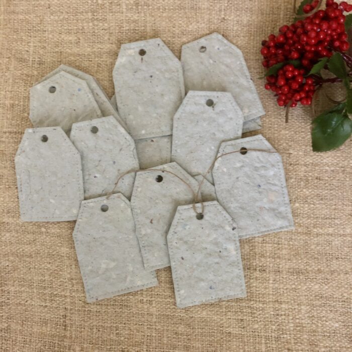 Бумага ручного литья и ее производные (открытки, визитки, карточки, бумага с сухоцветами и семенами ) — изображение 5