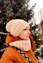 Шапка с отворотом зимняя, женская, крючком крупной вязкой — изображение 6