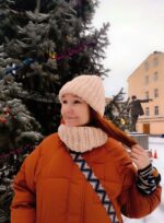 Шапка с отворотом зимняя, женская, крючком крупной вязкой — изображение 13