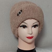 Вязаная шапка с отворотом