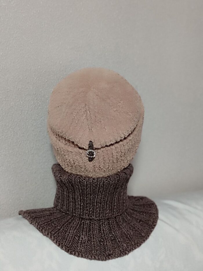 Вязаная шапка с отворотом — изображение 3