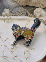 Броши кошки на черном фоне — изображение 10