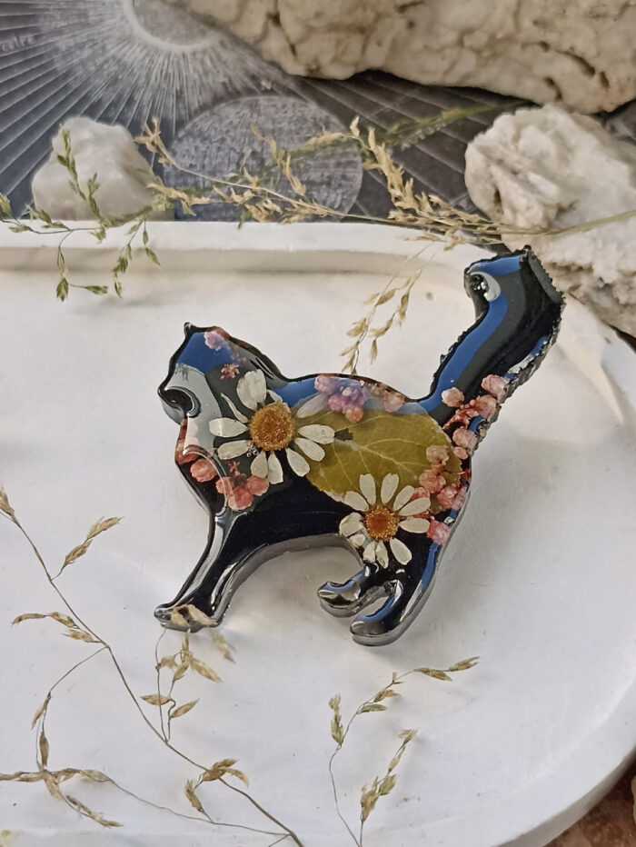 Броши кошки на черном фоне — изображение 10