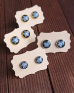 Сережки-гвоздики с незабудками