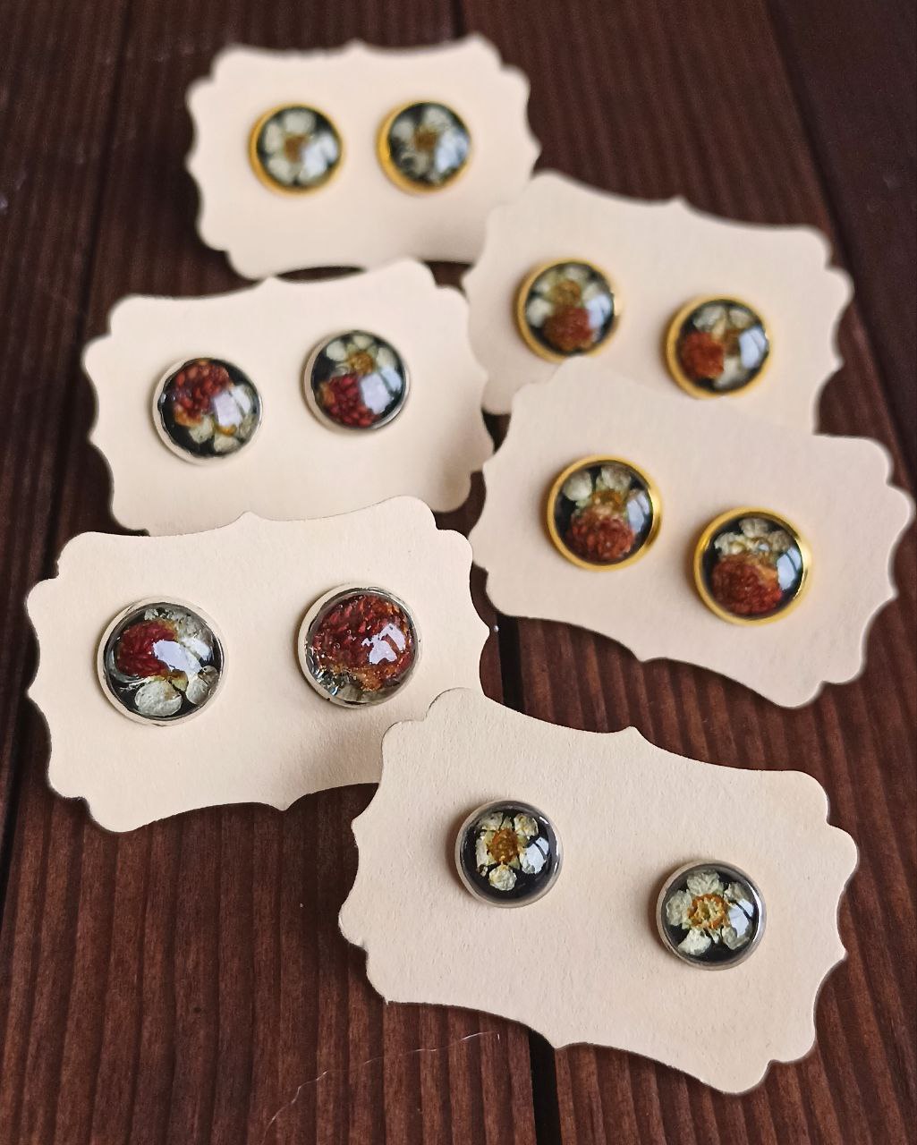 photo_2025-12-10_19-22-23 Сережки-гвоздики с земляникой — изображение 1