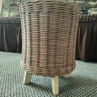 Плетеный пуф