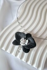 Чокер и серьги с чёрной орхидеей (комплект) — изображение 2