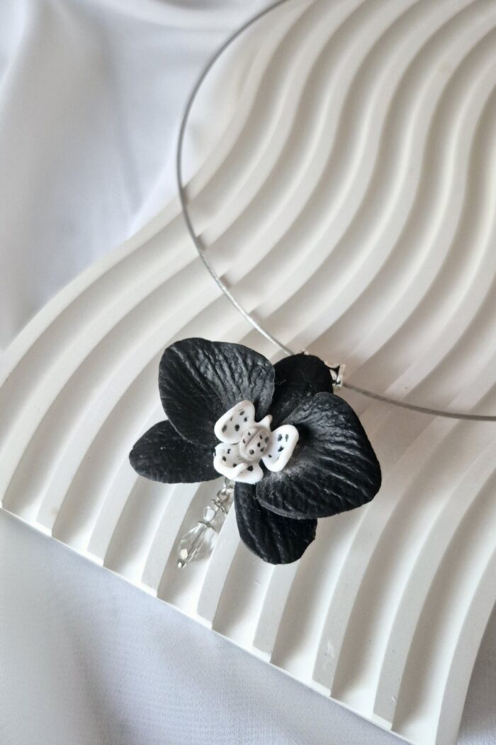 Чокер и серьги с чёрной орхидеей (комплект) — изображение 2