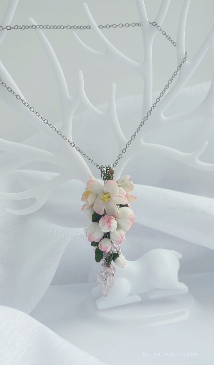 Комплект украшений: кулон и серьги с цветами вишни — изображение 3