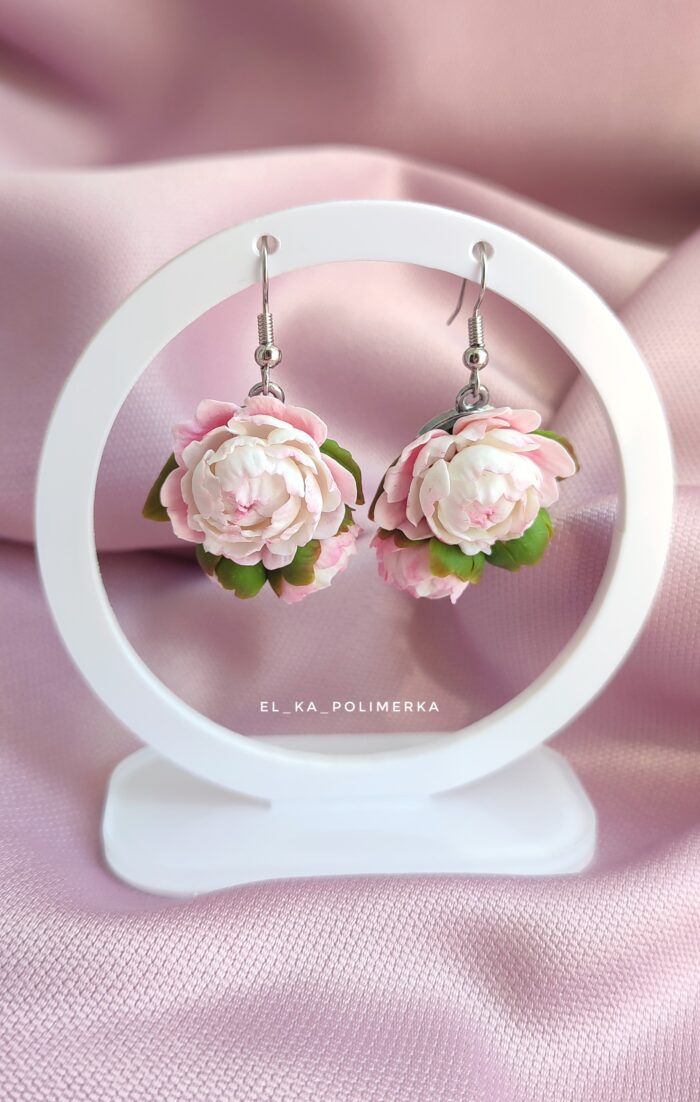 Набор украшений «Пионы» — кулон и серьги из полимерной глины — изображение 6