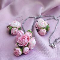 Набор украшений «Пионы» — кулон и серьги из полимерной глины