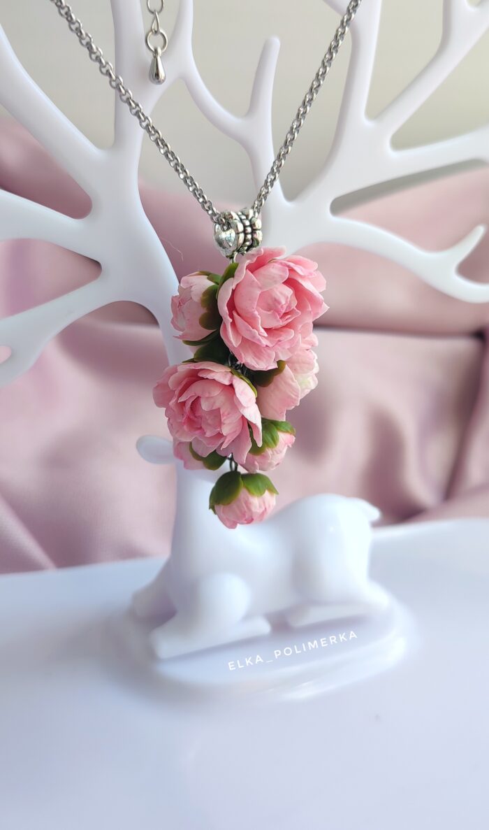 Набор украшений «Пионы» — кулон и серьги из полимерной глины — изображение 2