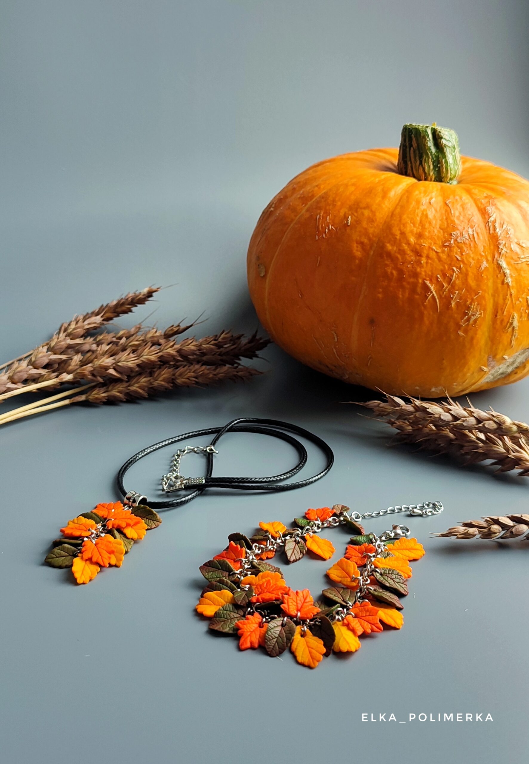 Комплект украшений: браслет и кулон из полимерной глины