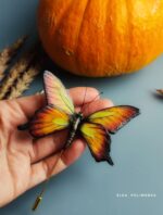 Брошь «Бабочка» из полимерной глины — изображение 5
