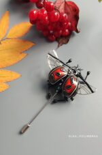 Брошь «Жук» из полимерной глины