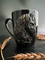 Кружка с декором из полимерной глины «Голова лошади» — изображение 3