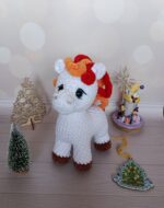 Белая плюшевая лошадка с огненной гривой — изображение 4