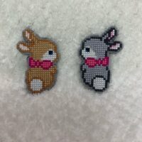 Парные броши «Неразлучники»: два кролика, одна душа.