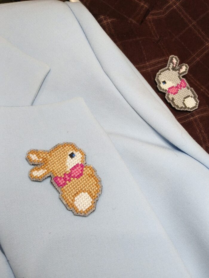 Парные броши «Неразлучники»: два кролика, одна душа. — изображение 8