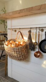 Подвесная плетеная корзина для овощей и фруктов — изображение 2