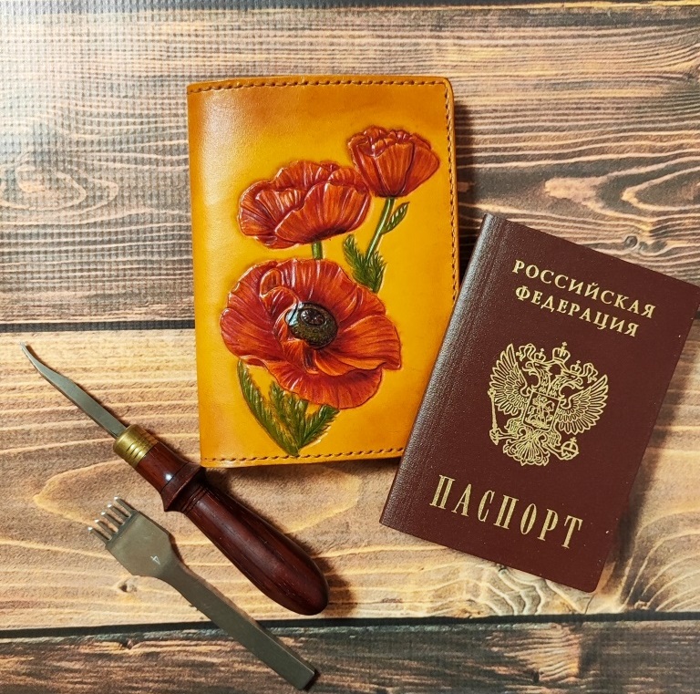Обложка для паспорта с тиснением «Маки» Обложка для паспорта с тиснением «Маки» Мастерская «Craft Стиль» – стиль, который всегда в тренде