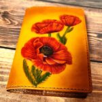 Обложка для паспорта из натуральной кожи с тиснением «Маки» — изображение 2