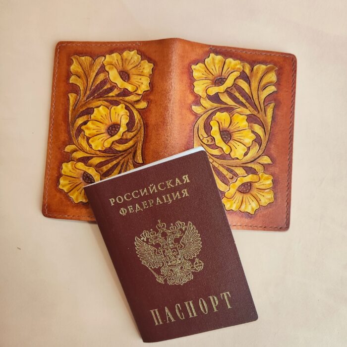 Обложка для паспорта из натуральной кожи с тиснением «Шеридан» — изображение 2