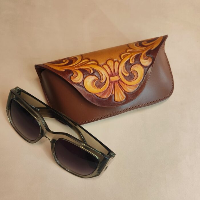 Футляр для очков с тиснением «Завиток» — изображение 2