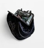 Сумка ручной работы из чёрной экозамши с аппликацией — изображение 2