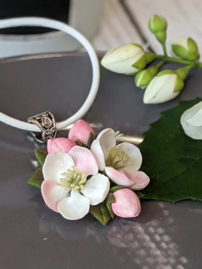 Серьги и подвеска Яблоневый цвет (комплект) — изображение 4