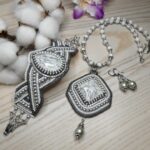 Комплект колье, серьги и браслет "Белые ночи"