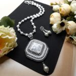 Комплект колье, серьги и браслет "Белые ночи" — изображение 3