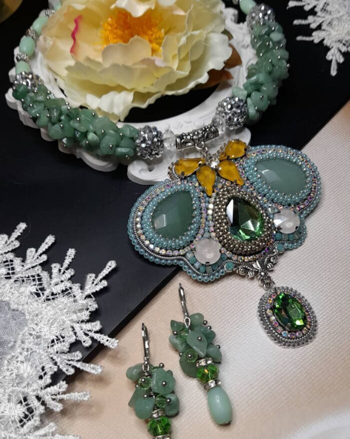 Комплект колье и серьги — изображение 4