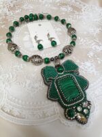 Комплекты колье и серьги