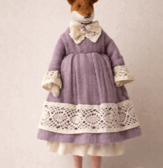 Нежная лисичка Елизавета - авторская миниатюрная игрушка ручной работы, созданная в магазине «Волшебная Мастерская», с утончённым характером и винтажным настроением.