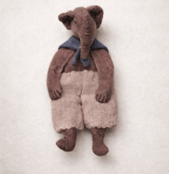 Слон Дамбо — авторская игрушка ручной работы, созданная в магазине «Волшебная Мастерская».