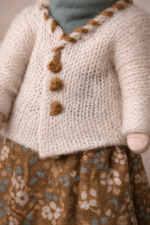 Хрюша Майя — авторская миниатюрная игрушка ручной работы из серии «Крохотные истории», созданная в Волшебной Мастерской.