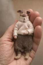 Поросёнок Вася — тёплый и основательный герой серии «Крохотные истории» от Волшебной Мастерской.