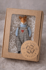 Лисёнок Тим — авторская миниатюрная игрушка ручной работы, созданная в магазине «Волшебная Мастерская», маленький герой с большим сердцем.