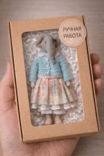 Слоняша Поля — авторская миниатюрная игрушка ручной работы, созданная в магазине «Волшебная Мастерская», малышка с нежным сердцем.