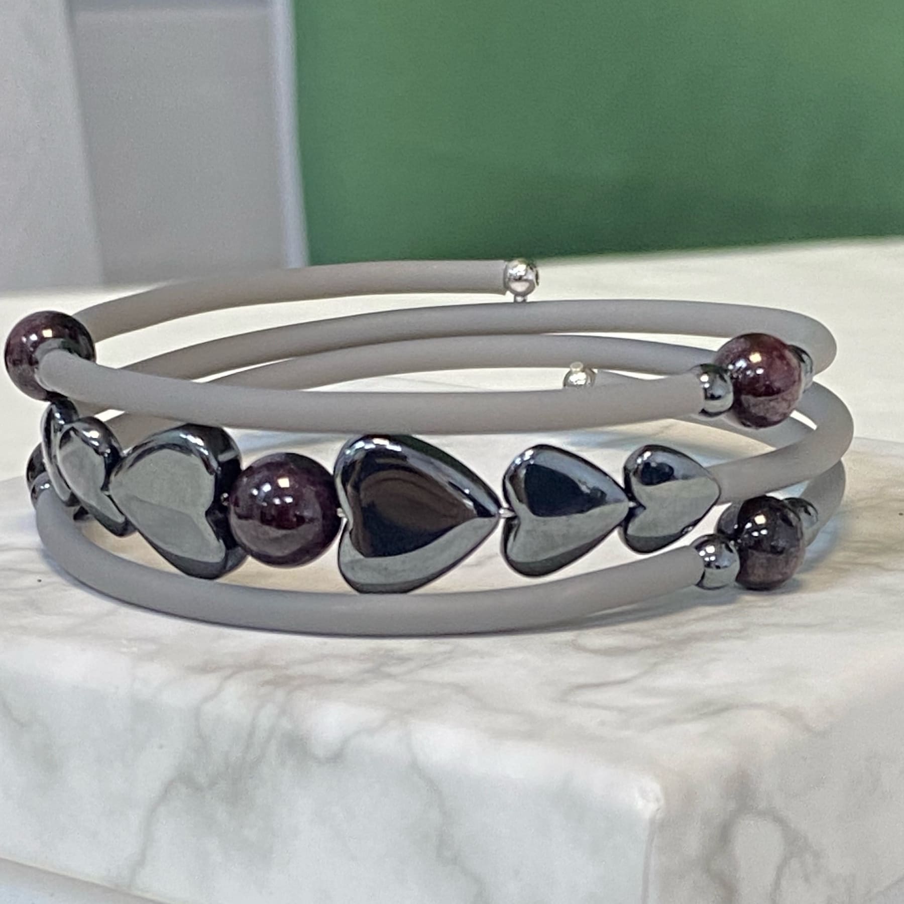 Логотип Мастерская «Камни от Светланы»: гармония природы в каждом украшении