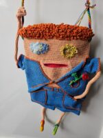 Вязаная сумка-планшет-трансформер с 3д_элементами "Радостный пиДжончик"