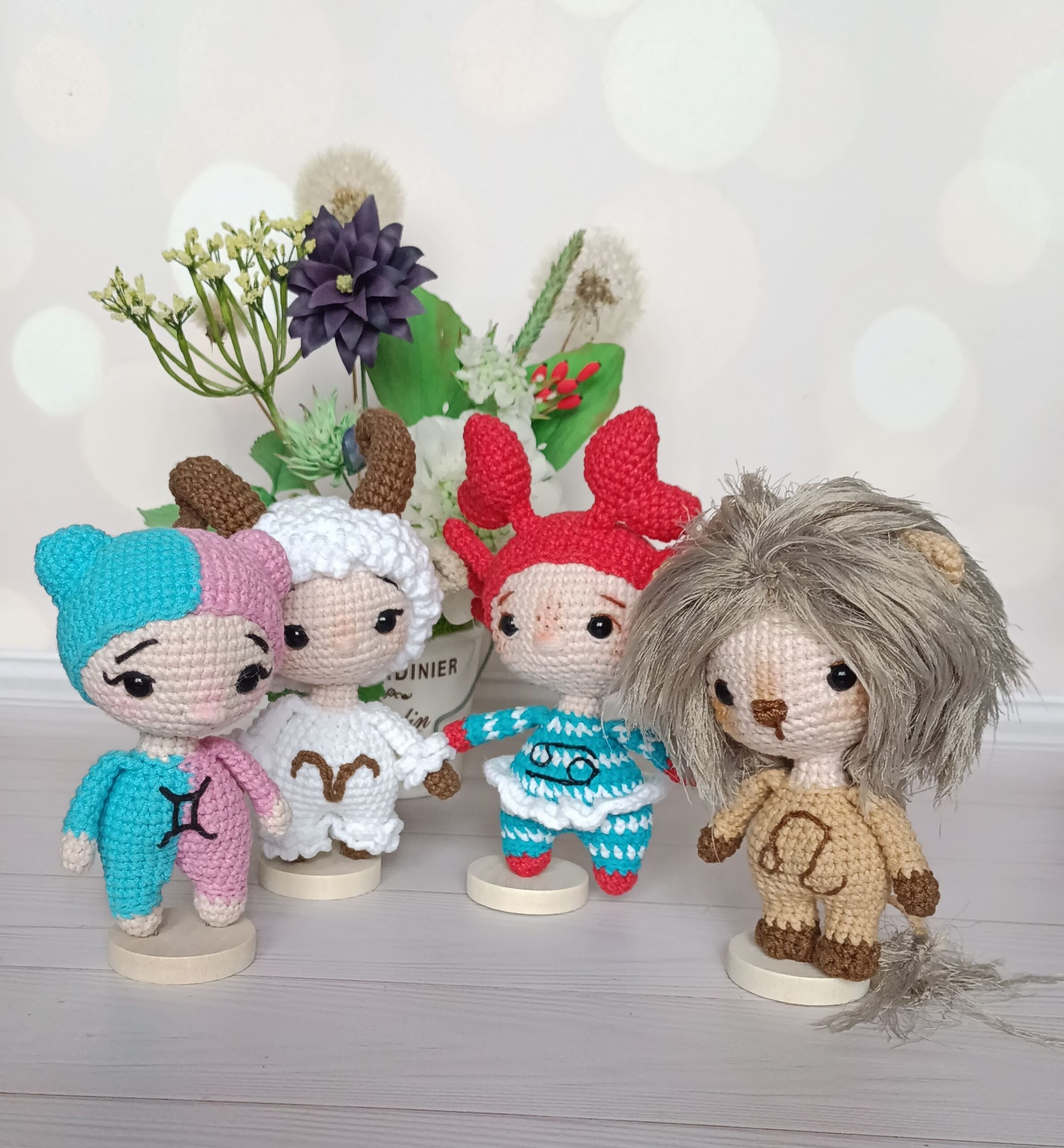 1769339523414 (1) Представляем коллекцию очаровательных вязаных кукол амигуруми, каждая из которых воплощает один из знаков зодиака! Эти милые игрушки, связанные крючком с любовью и вниманием к деталям, станут не только украшением интерьера, но и оригинальным подарком для любителей астрологии.