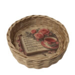 Плетеный поднос из бумажной лозы станет прекрасным украшением вашего дома. Основа подноса сделана из фанеры и декорирована в технике декупаж, что придает ему уникальный вид. Диаметр 21 см. Поднос безопасен для пищевых продуктов. покрыт акриловым лаком Пинотекс разрешенным для пищевых продуктов и детских игрушек. нас ищут: плетеный поднос, бумажная лоза, поднос с фанерным дном, декупаж, украшение дома, ручная работа, эксклюзивный подарок