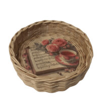Плетеный поднос из бумажной лозы станет прекрасным украшением вашего дома. Основа подноса сделана из фанеры и декорирована в технике декупаж, что придает ему уникальный вид. Диаметр 21 см. Поднос безопасен для пищевых продуктов. покрыт акриловым лаком Пинотекс разрешенным для пищевых продуктов и детских игрушек. нас ищут: плетеный поднос, бумажная лоза, поднос с фанерным дном, декупаж, украшение дома, ручная работа, эксклюзивный подарок