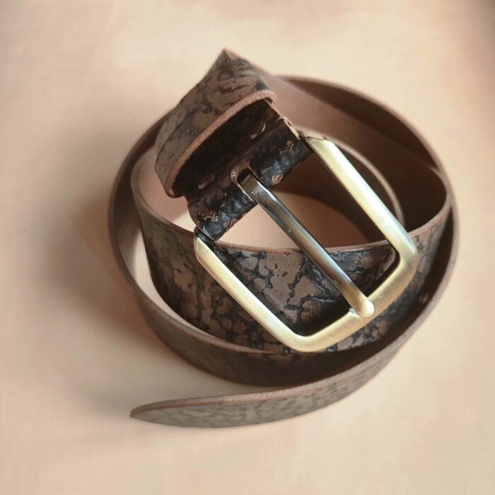 Ремень из кожи текстуры дерева — изображение 3